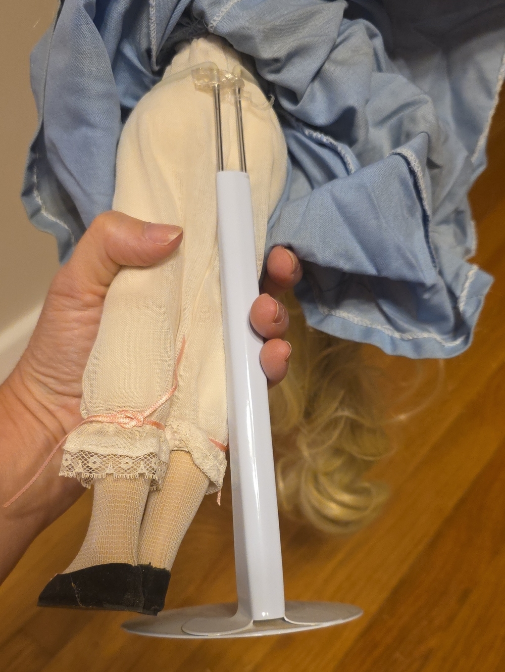Edwin Knowles "RAPUNZEL"  China Doll - Picture 12 of 12